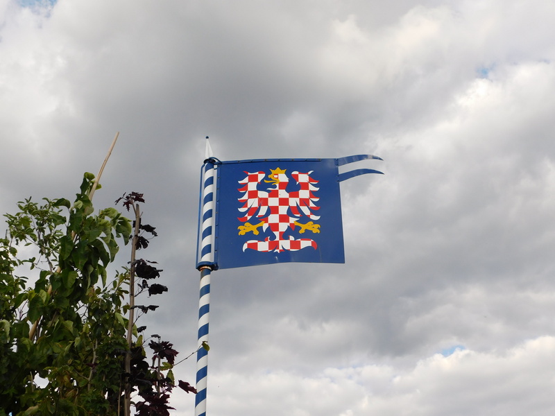 Luzice_korouhev